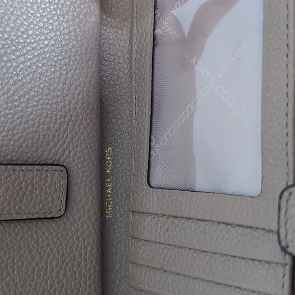 Michael Kors Double Zip Jet Set Wristlet Wallet - Picture 5 of 7